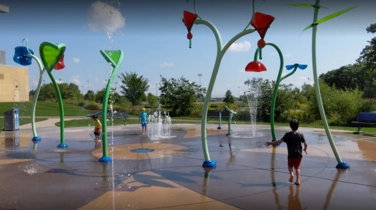 Woodbury Splash Pad at M Health Fairview Sports Center