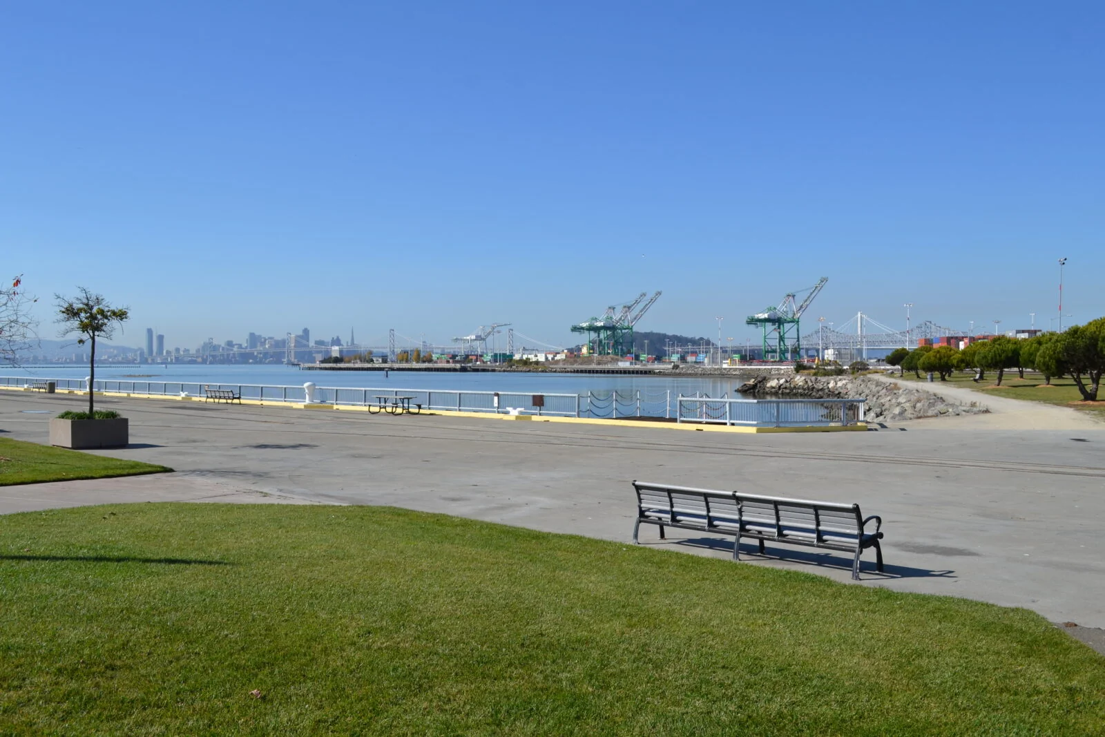 Middle Harbor Shoreline Park