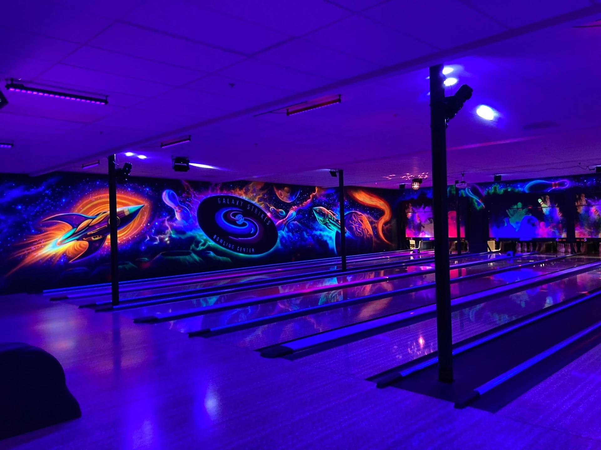 Galaxy Strikes Bowling Center